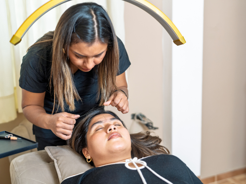 Curso de cejas y pestañas